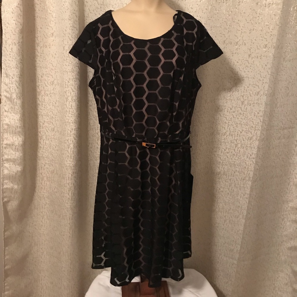Avenue Black Netting Swing Dress, 18/20
